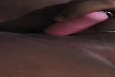 Dokumentasi Tante Cantik Live Bersantai Kasur Vibrator