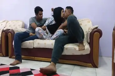 Tante Cantik Selingkuh Dengan Brondong